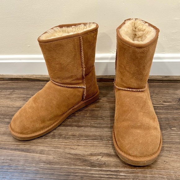 Beach Feet Size 8 “Classic Low" Chestnut Women’s Boot Ugg Style - Picture 2 of 6